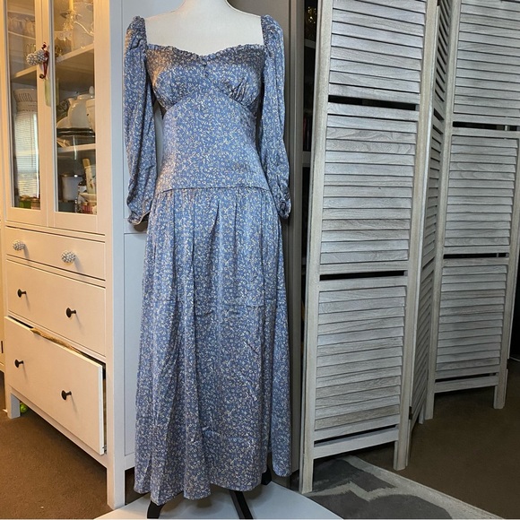 Astr Dresses & Skirts - ASTR the label size small floral dress